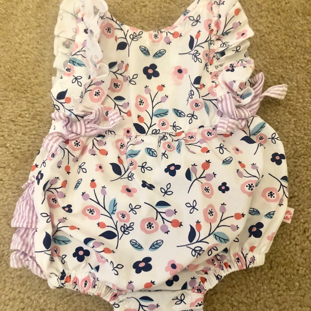 NWOT Ruffle Butts Bubble